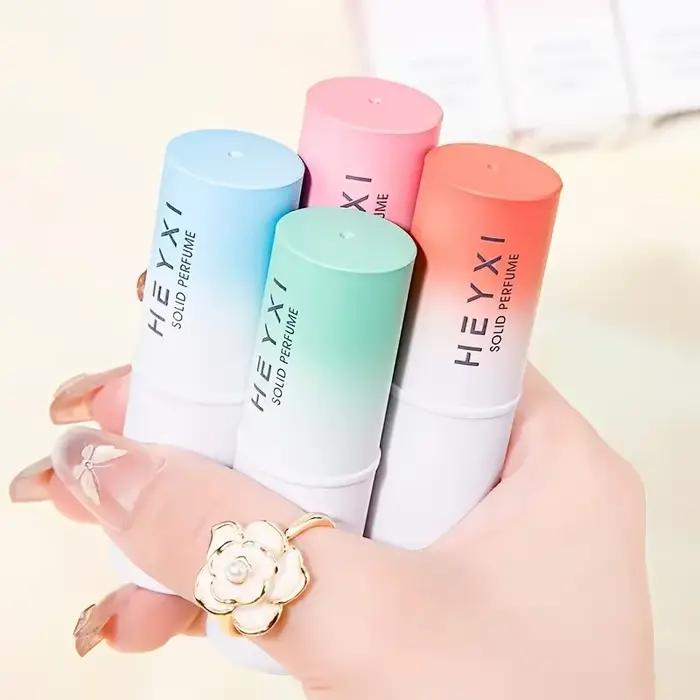Crème parfumée solide, formule naturelle avec un parfum léger longue durée