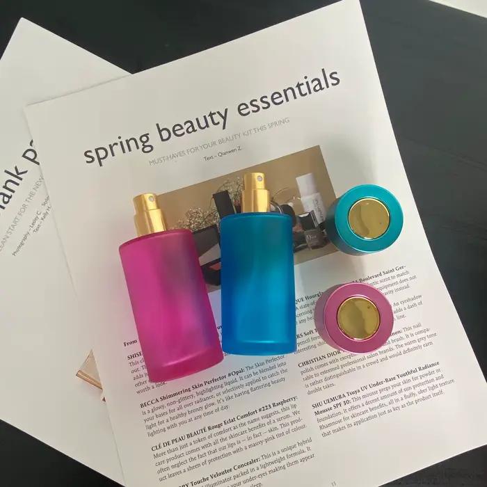 Bouteille en verre rechargeable colorée avec vaporisateur pour essence de parfum pour femmes occasions spéciales