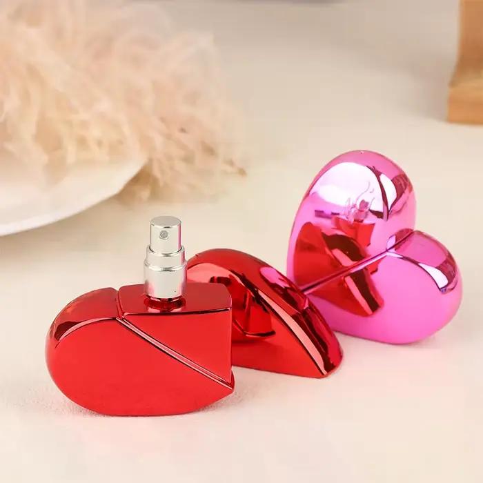 Bouteille de parfum AACAR rechargeable en verre de voyage en forme de cœur pour femmes, bouteille de pulvérisation de voyage, conteneur de cosmétiques portable pour occasions spéciales