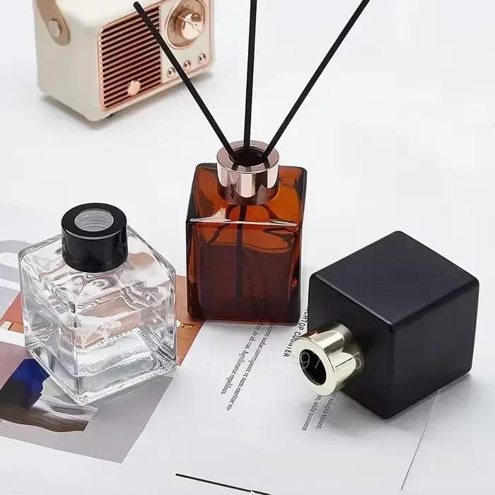 Bouteille de parfum en verre carré transparent noir, sans feu, rotin, fleur sèche séparée, huile essentielle végétale volatile, 100ml