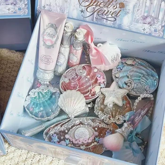 Coffret cadeau de maquillage tout-en-un Flower Knows : parfum