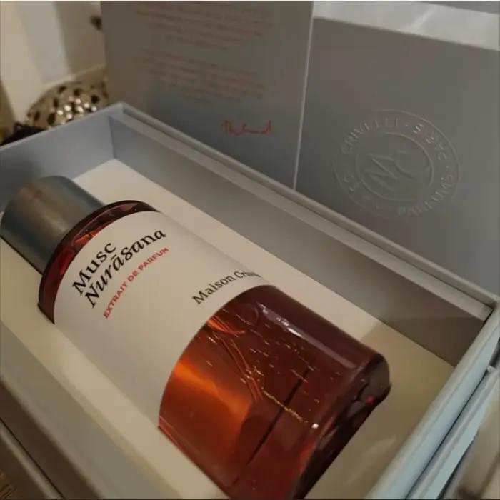 Parfum de luxe unisexe Maison Crivelli fragrance orientale floral boisée longue durée à offrir pour homme occasions spéciales
